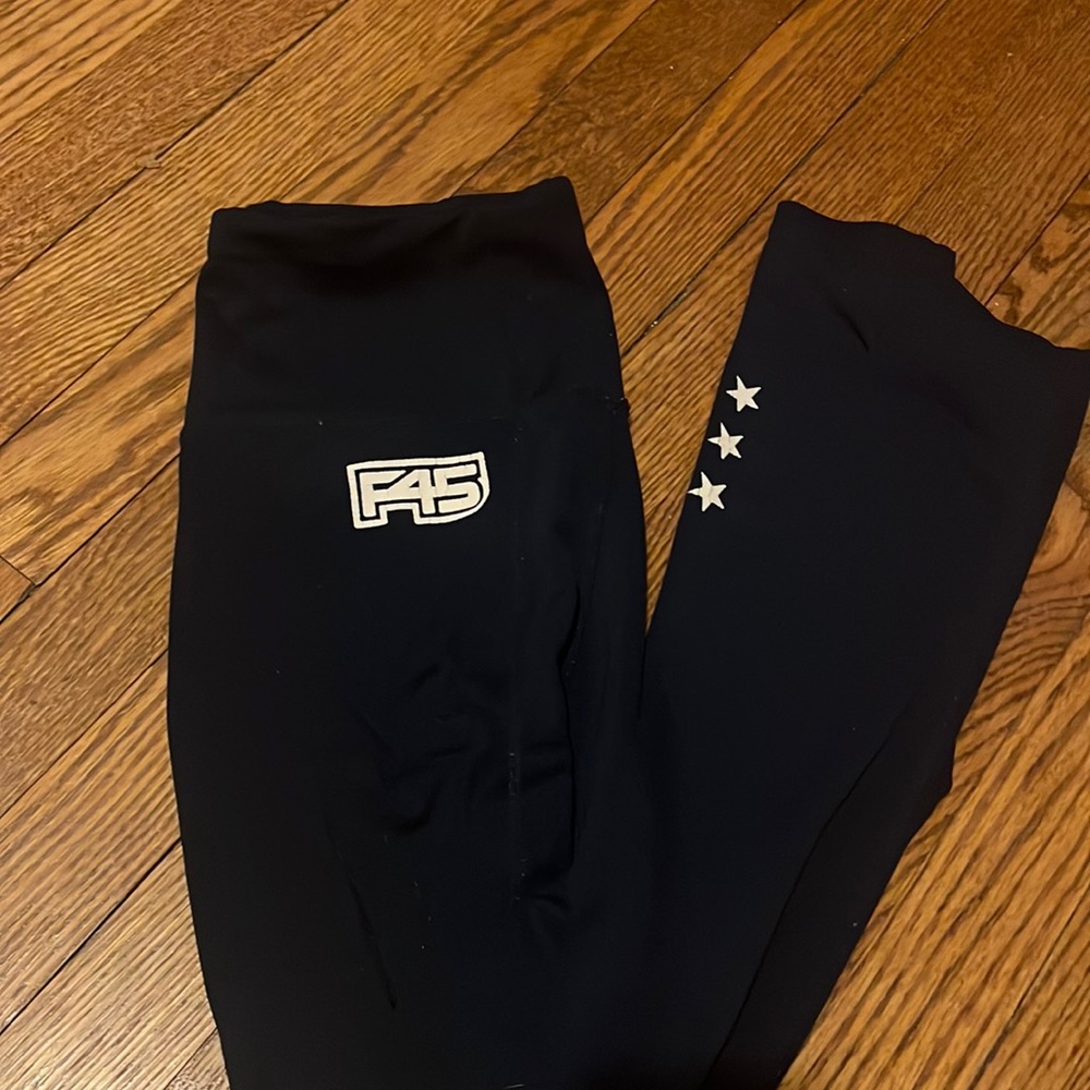 Used in good condition small F45 coach full length leggings